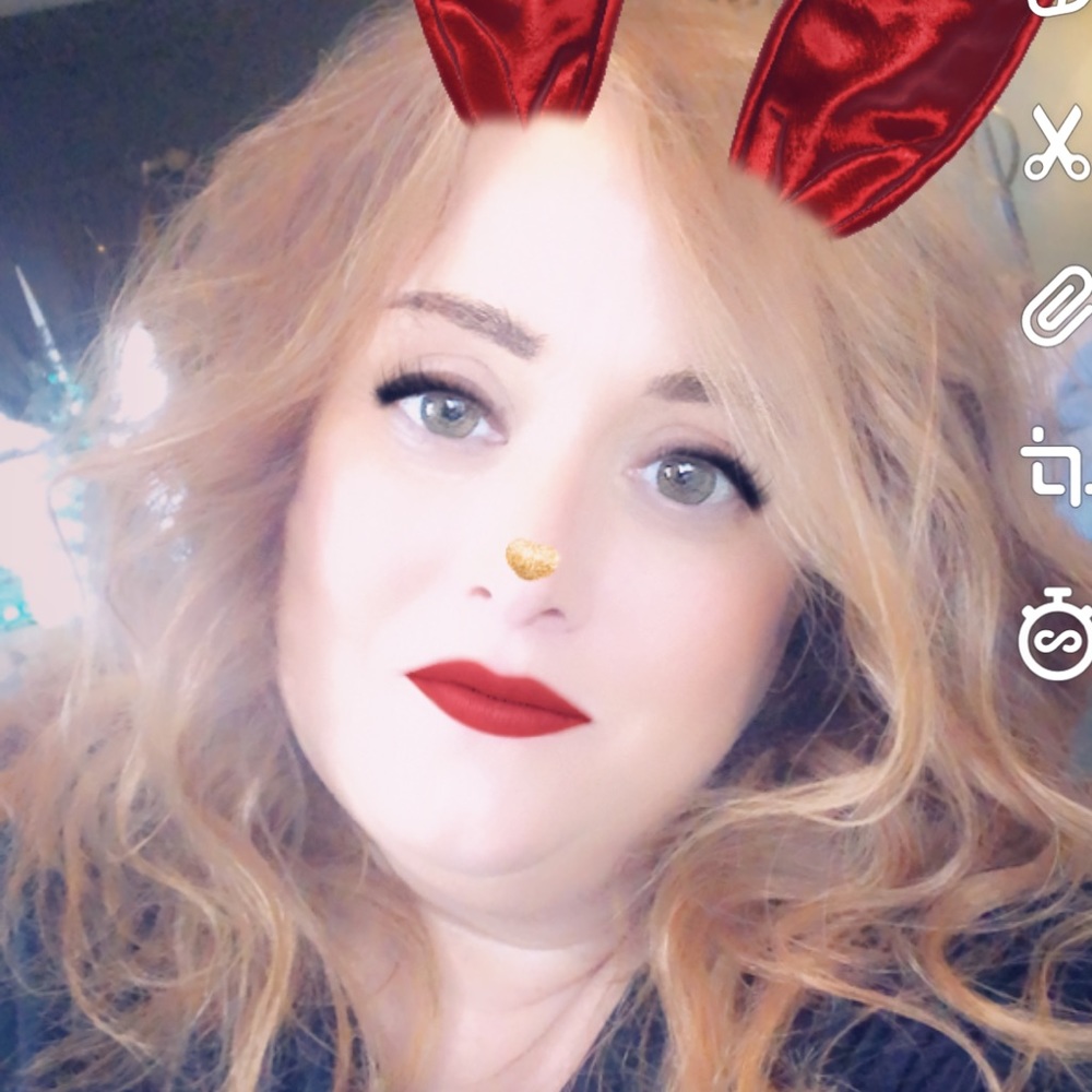 Meet your Posher, Marnie